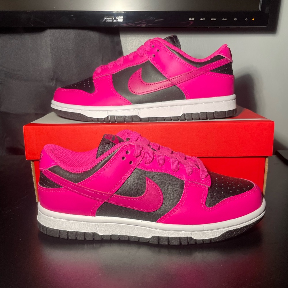 Size 6 - Nike Dunk Low Fireberry W